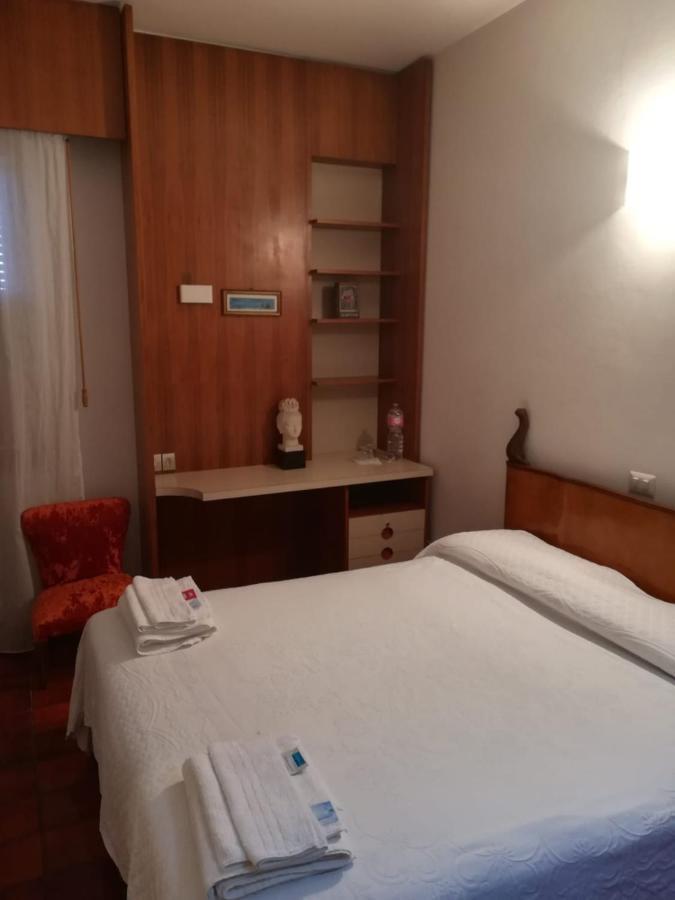 Manu Vintage B&B Cattolica Buitenkant foto