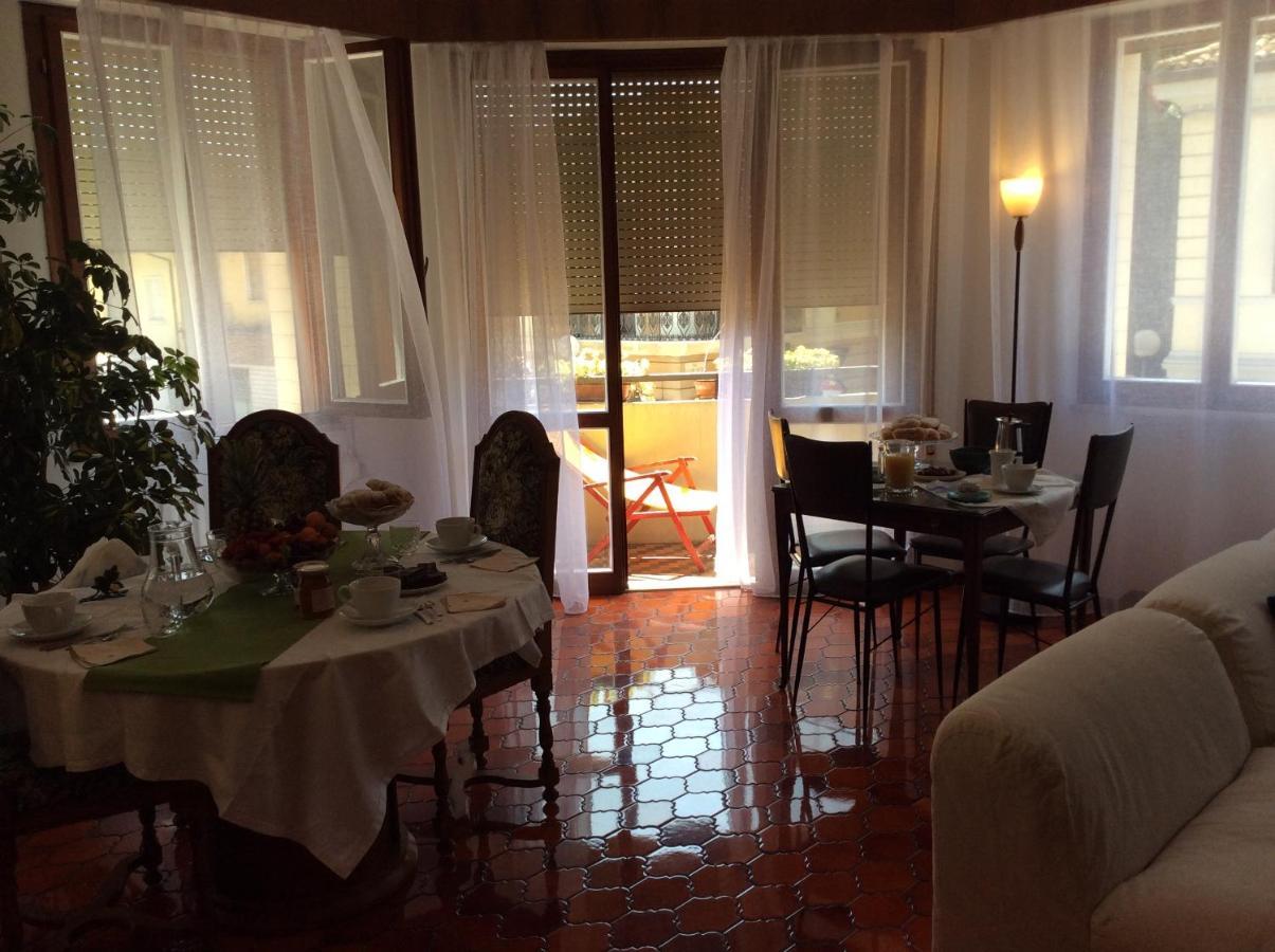 Manu Vintage B&B Cattolica Buitenkant foto