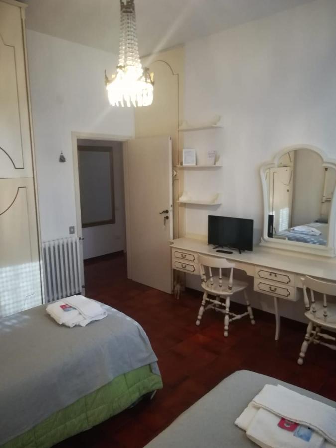Manu Vintage B&B Cattolica Buitenkant foto